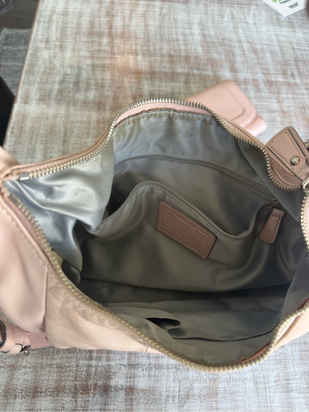 Coach Soft Pink Leather Hobo Bag with Matching Wallet - Picture 3 of 8